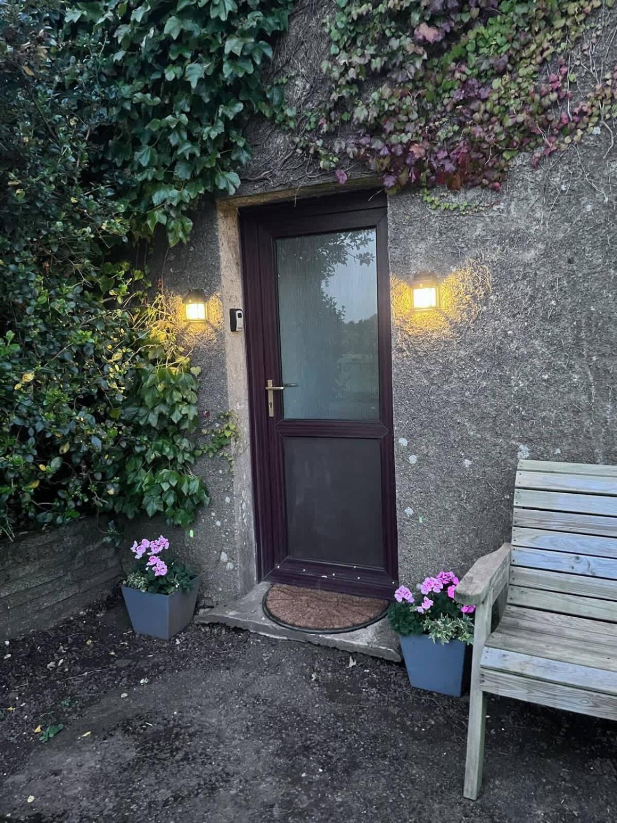 Farmhouse Apartment Saint Ishmaels  Exteriör bild